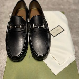 Gucci 1953 black leather loafers with silver Horsebit buckle men’s size 8 (US9)
